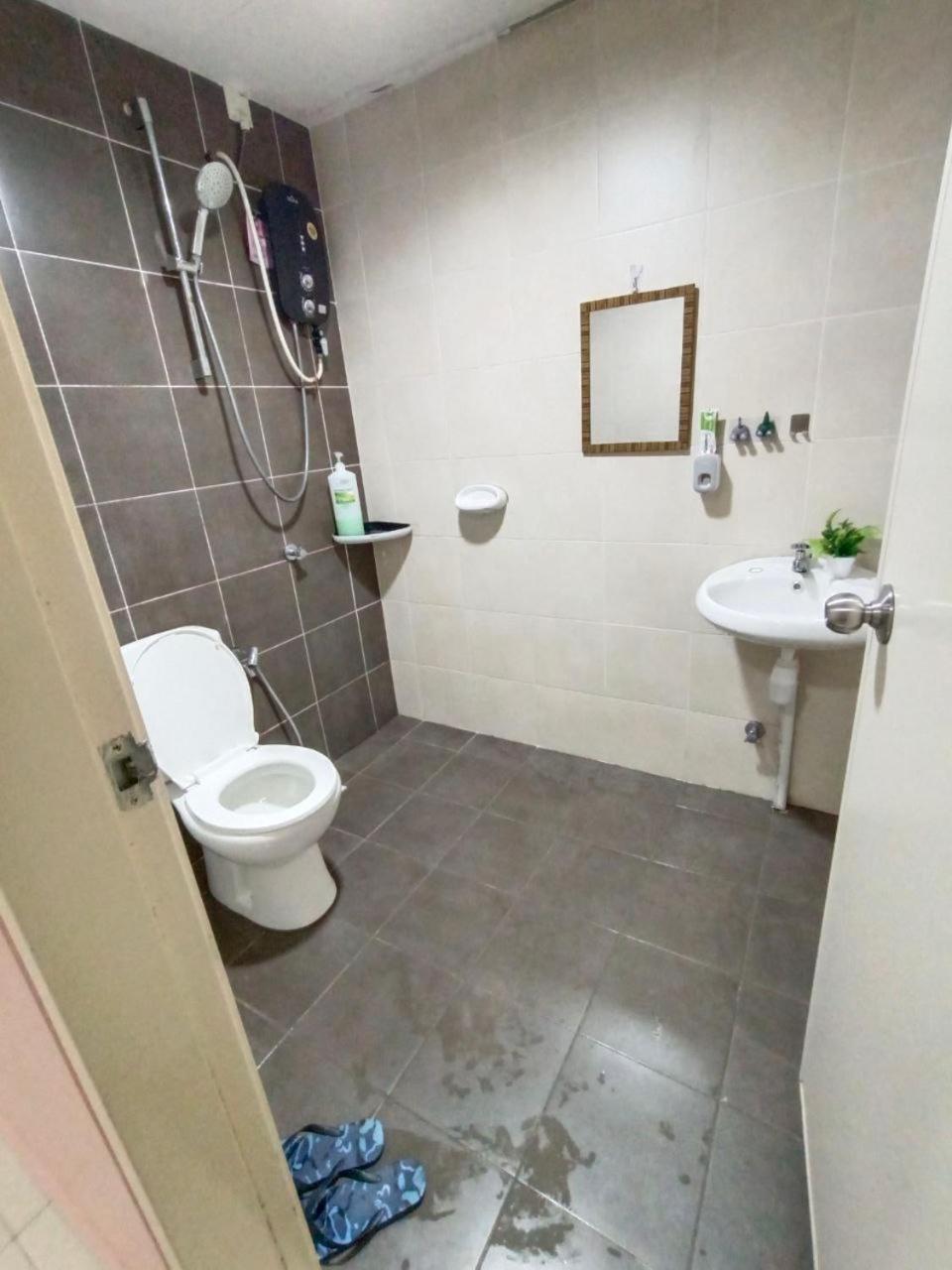 Nena Homestay Setia Alam, Air Conditioned, High Speed Internet Shah Alam Exterior foto